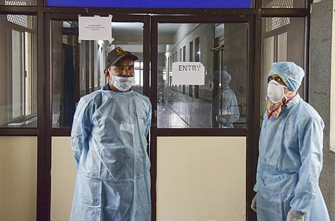 arvind kejriwal warns hospitals