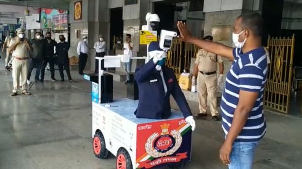 indian railways ultra violet sanitizing machine