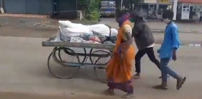 woman arrived cemetery