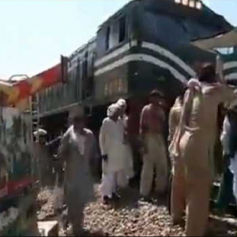 train bus accident in pakistan