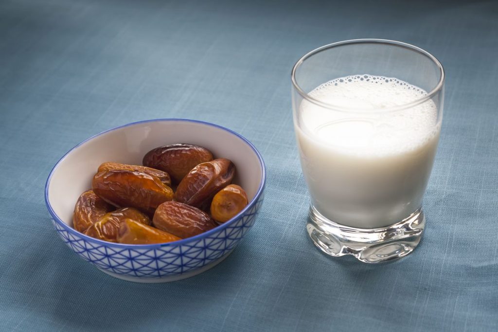 Dates milk benefits