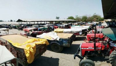 up farmers stopped at haryana border