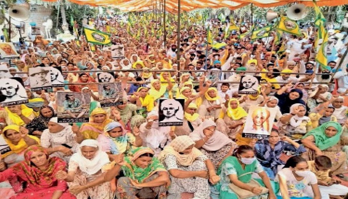 Farmers end dharna