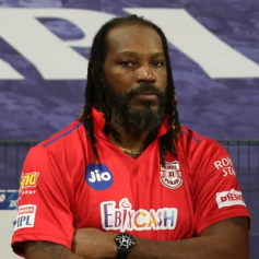 Gayle recovers from abdominal pain