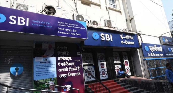 SBI Card shares fall