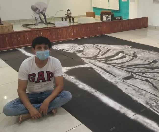 Chandigarh artist paints Gandhi