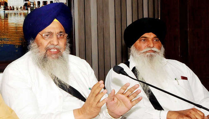 SGPC and Akali Dal protest outside