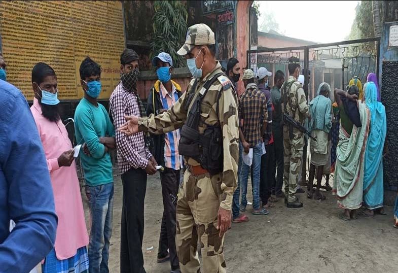 Voters clash with cisf in Purnia