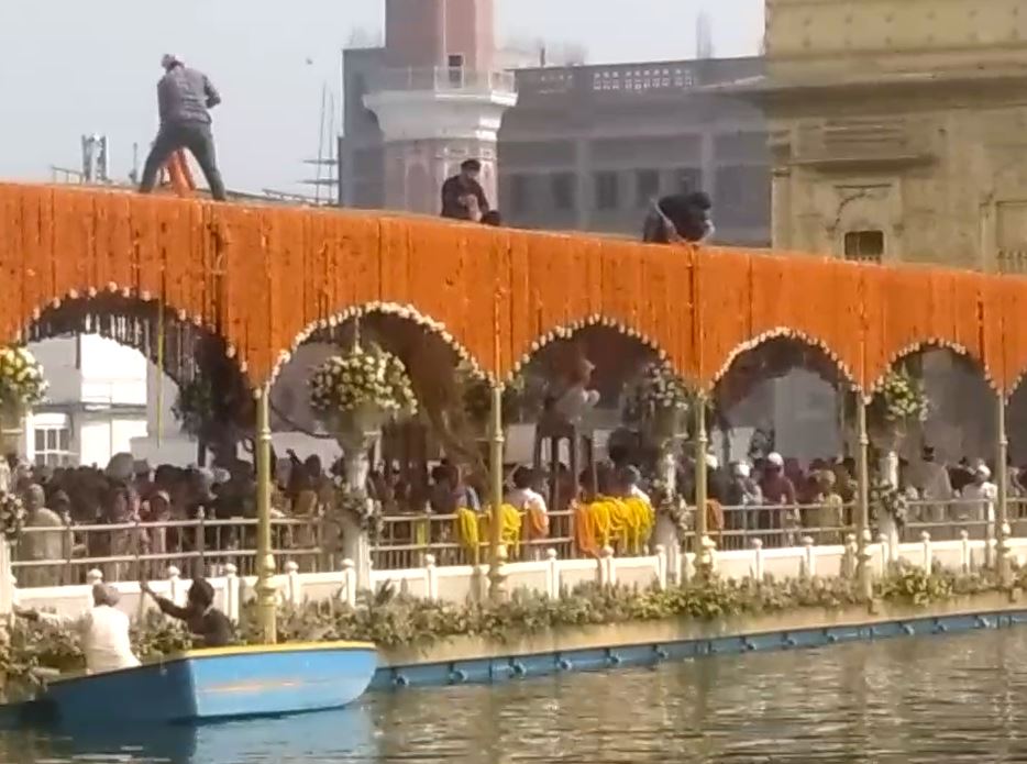 Golden Temple decorated with flowers