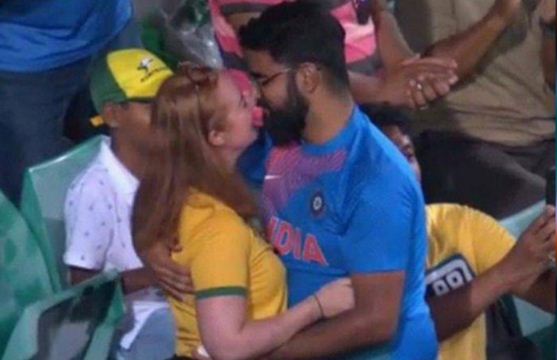 Indian boy proposes to Australian girl