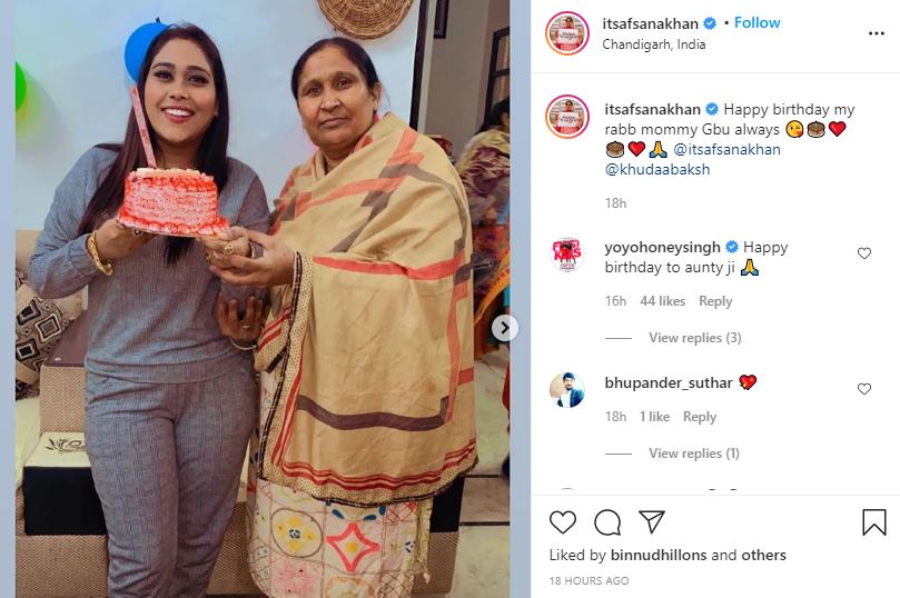 Afsana Khan Celebrate mother's Birthday 
