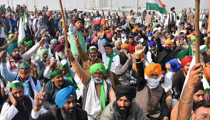 Lathicharge on protesters