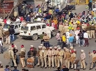 Big commotion in Vajpayee's jubilee program