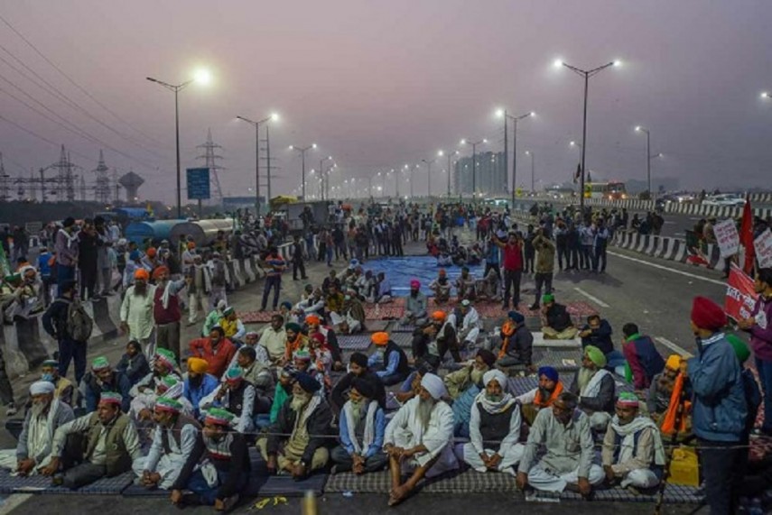 Arvind Kejriwal Visits Singhu Border