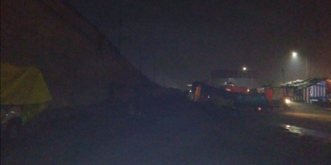 Power cut at Ghazipur border