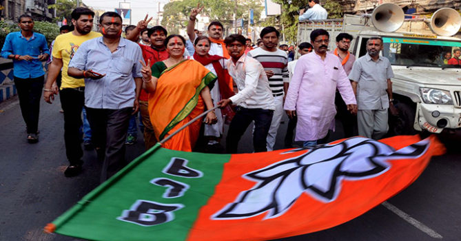 howrah tmc workers attacked bjp supporters