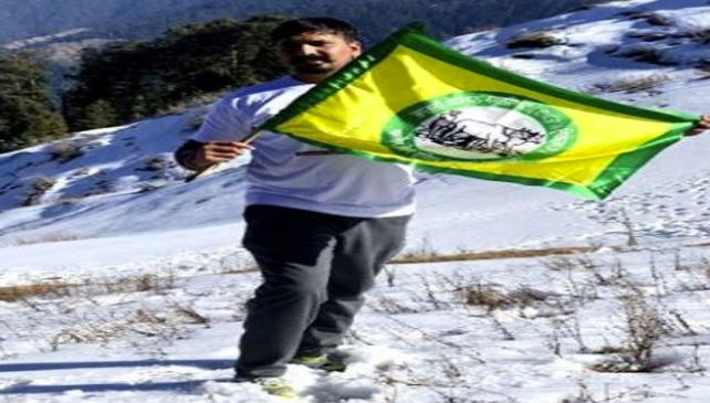 Ludhiana youth hoists farmer flag