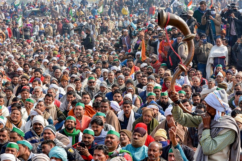 Large number of farmers continue to march