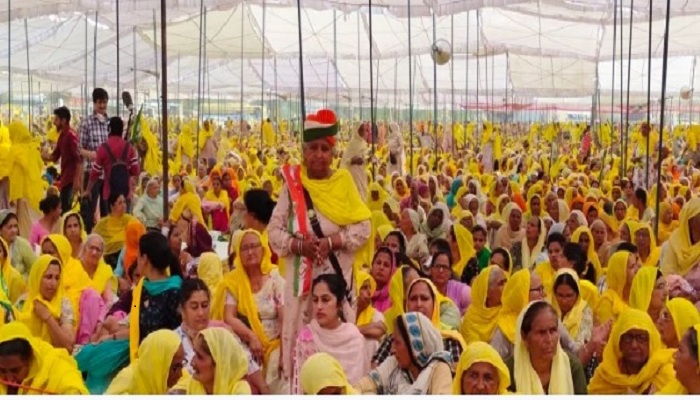 women took over the responsibility langar