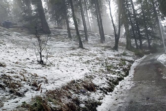 Heavy snowfall in Kashmir 