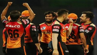 Sunrisers hyderabad fast bowler