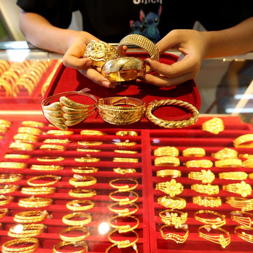 Gold imports hit a record