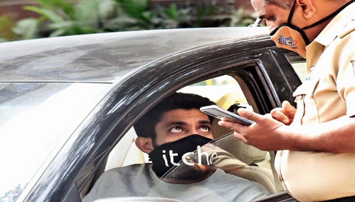 Mask is compulsory in car