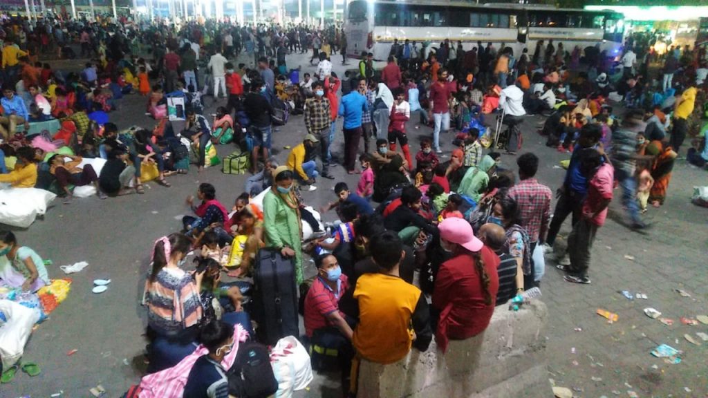 Migrant workers leave Delhi
