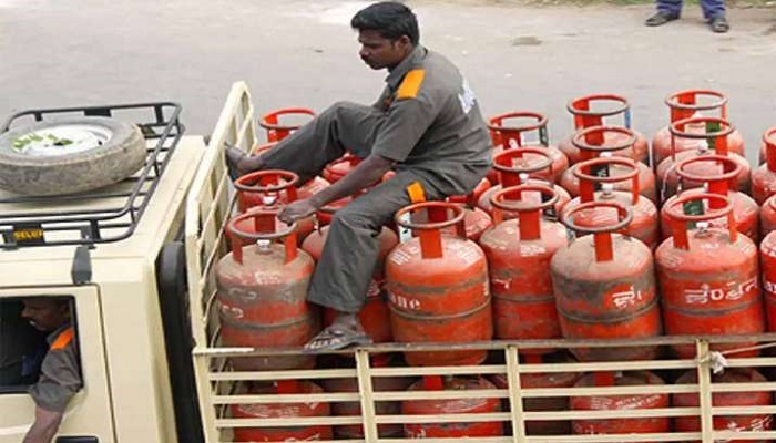 one crore free LPG connection