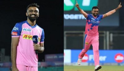 Jaydev unadkat donates