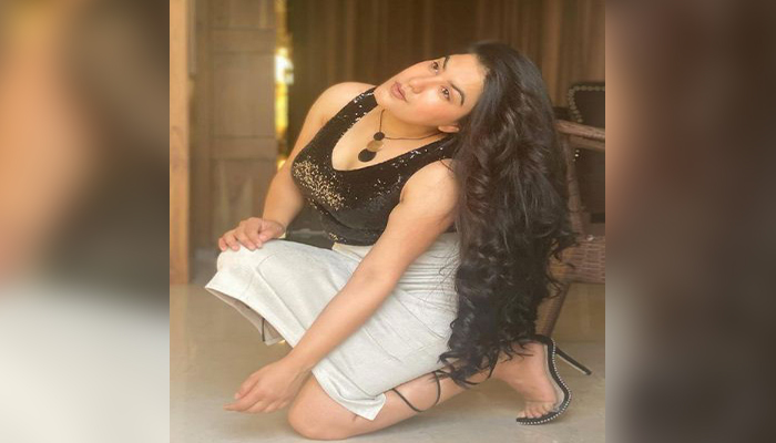 Beautiful pictures of Kaur B
