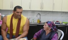 Wrestler the great khali mother