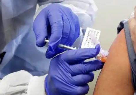 UK reduces gap of covid vaccine