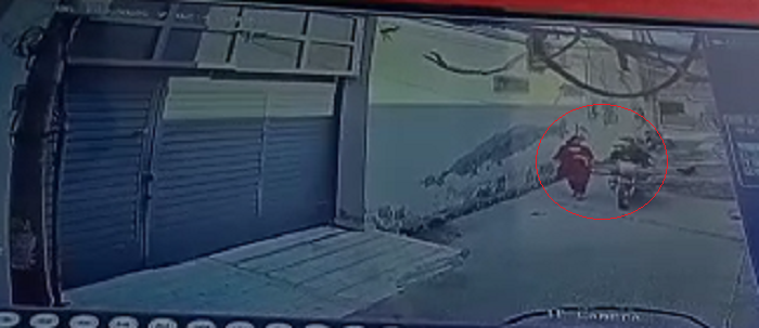 Daytime robbery at a jewelery