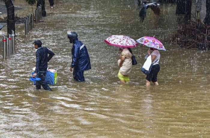 Mumbai rains 14 killed 