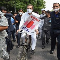 rahul gandhi cycle march parliament