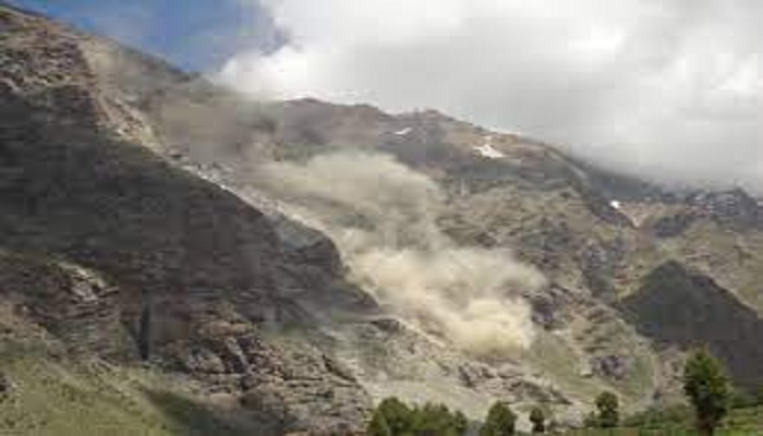 lahaul landslide broken mountain