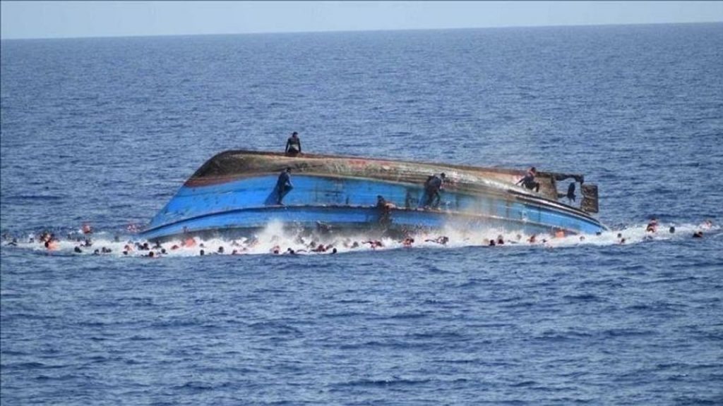 Libya migrant boat capsizes off 