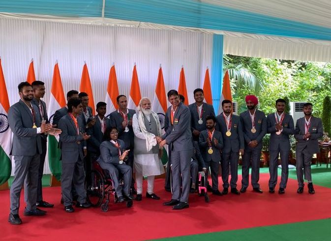 PM Modi meets India Paralympians