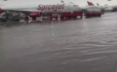 Delhi Airport waterlogged