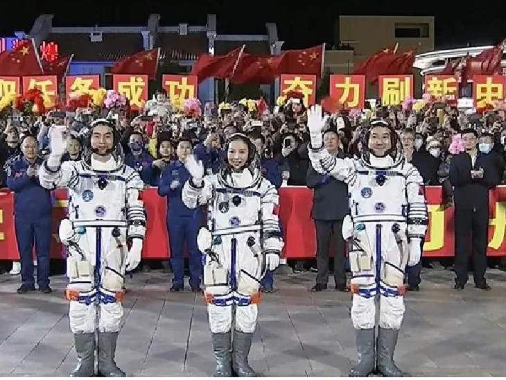 3 Chinese astronauts arrive