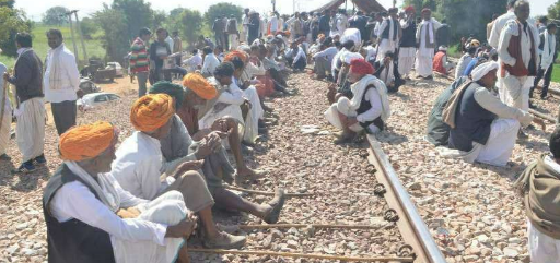 Farmers to stop trains