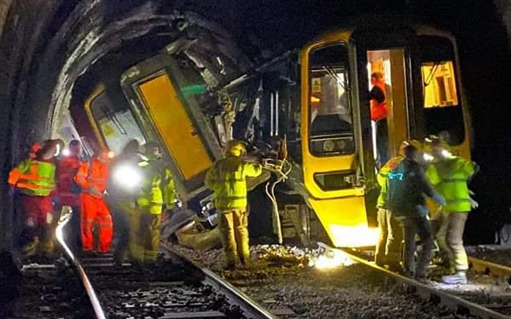 salisbury train crash major incident