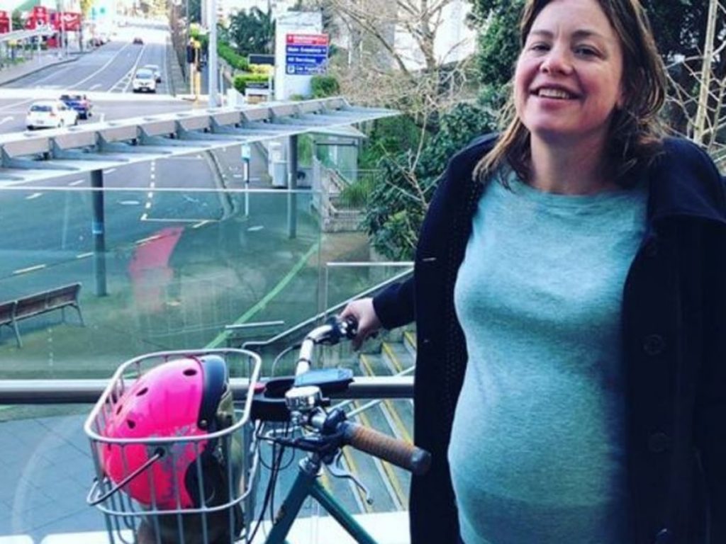 New Zealand MP gives birth