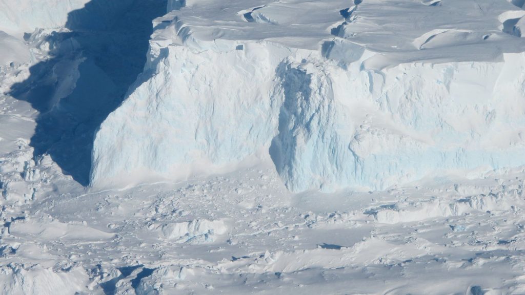 Dangerous cracks in this glacier