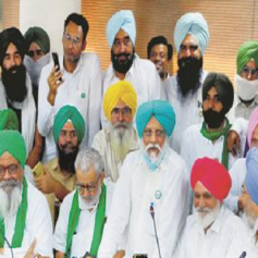 kisan morcha sent names of 702 farmers