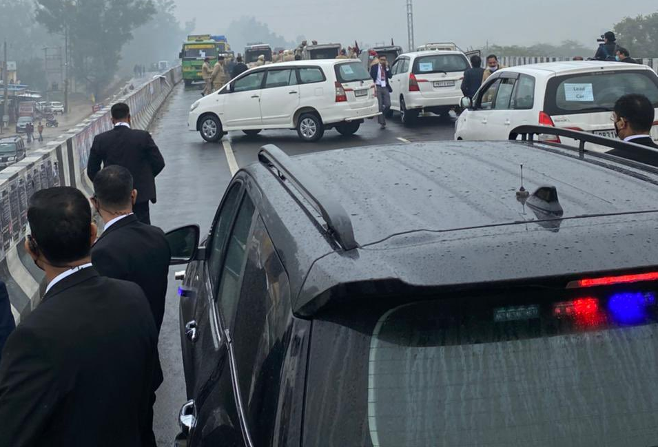 PM Modi stuck on flyover