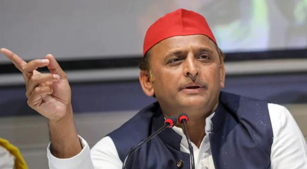 Akhilesh Yadav resigns