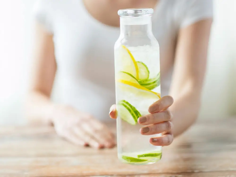 Summer lemon water benefits