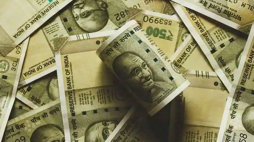 Rupee hits lifetime low